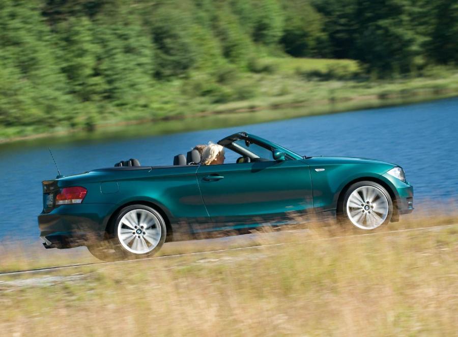  BMW 1-Series Convertible 2008 года  (фото 3 из 52)